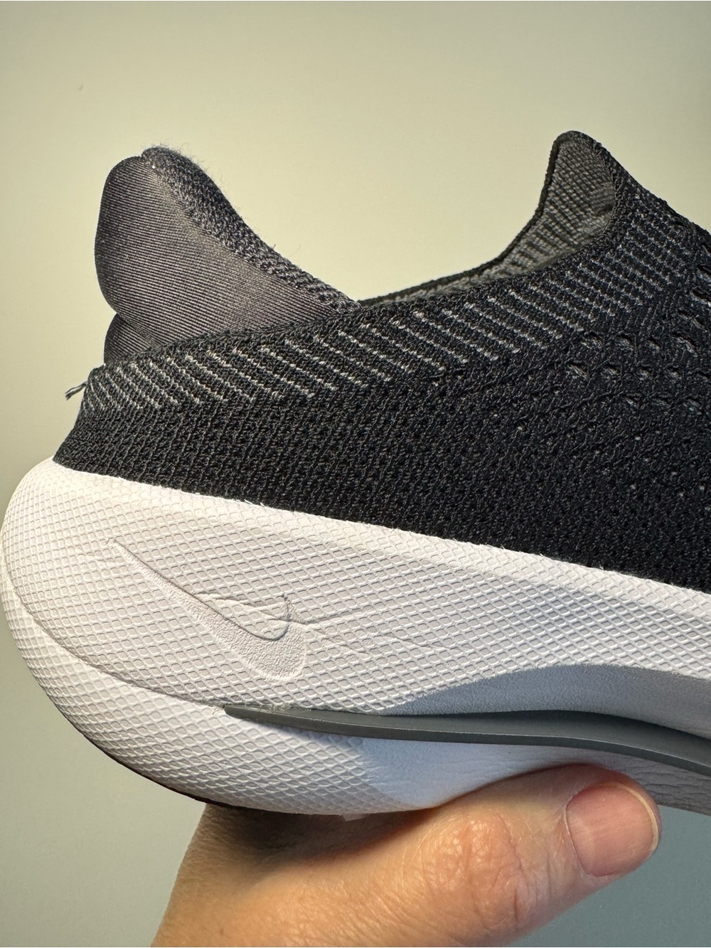 Nike Reina EasyOn Laceless Hands Free Flyknit Shoes Women’s size 7.5 - Picture 10 of 15